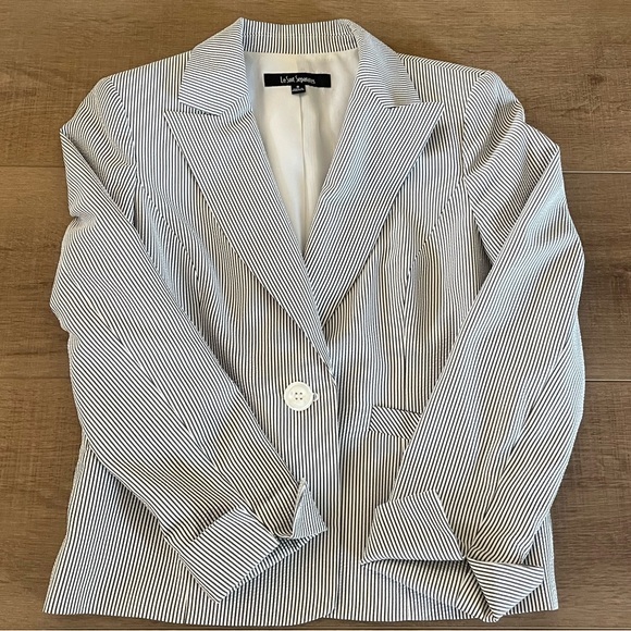 Le Suit Blazer Women 8 Seersucker Ibiza Pinstripe B/W Turn Back Cuff Career Boss - Picture 11 of 14